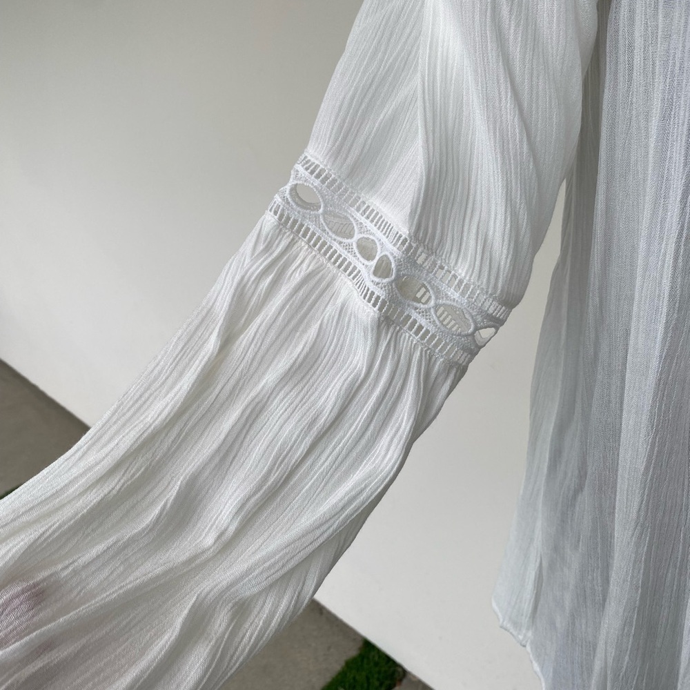 Elegant White Lace Trim Blouse by Andree Blue size Large - Picture 4 of 5